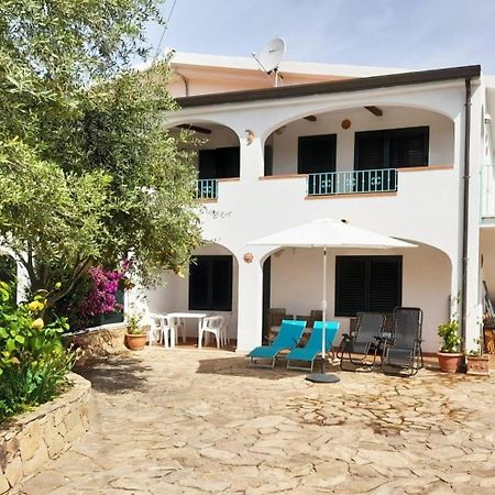 Ferienhaus Fuer 12 Personen In Sas Linnas Siccas, Sardinien Baronie Cala Liberotto Exterior photo